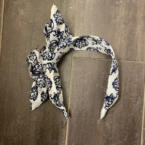 Anthropologie bow headband